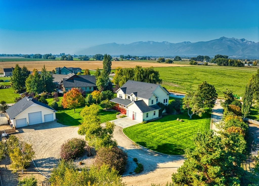 Photo of 1534 Brittany Way, Corvallis, MT 59828 (MLS # 30065988)