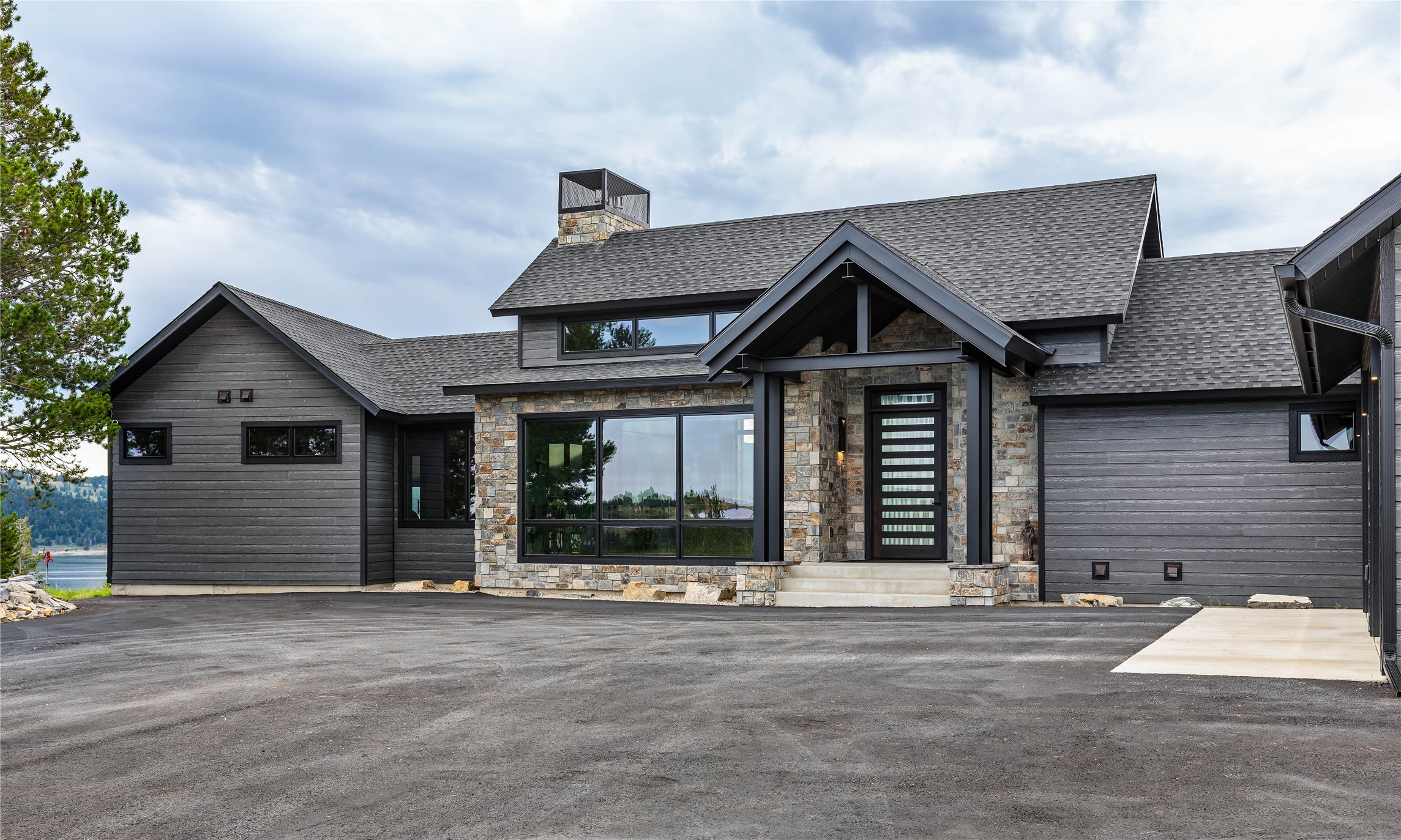 Anaconda, Montana 59711, United States, 4 Bedrooms Bedrooms, ,4 BathroomsBathrooms,Residential,Pending,184590