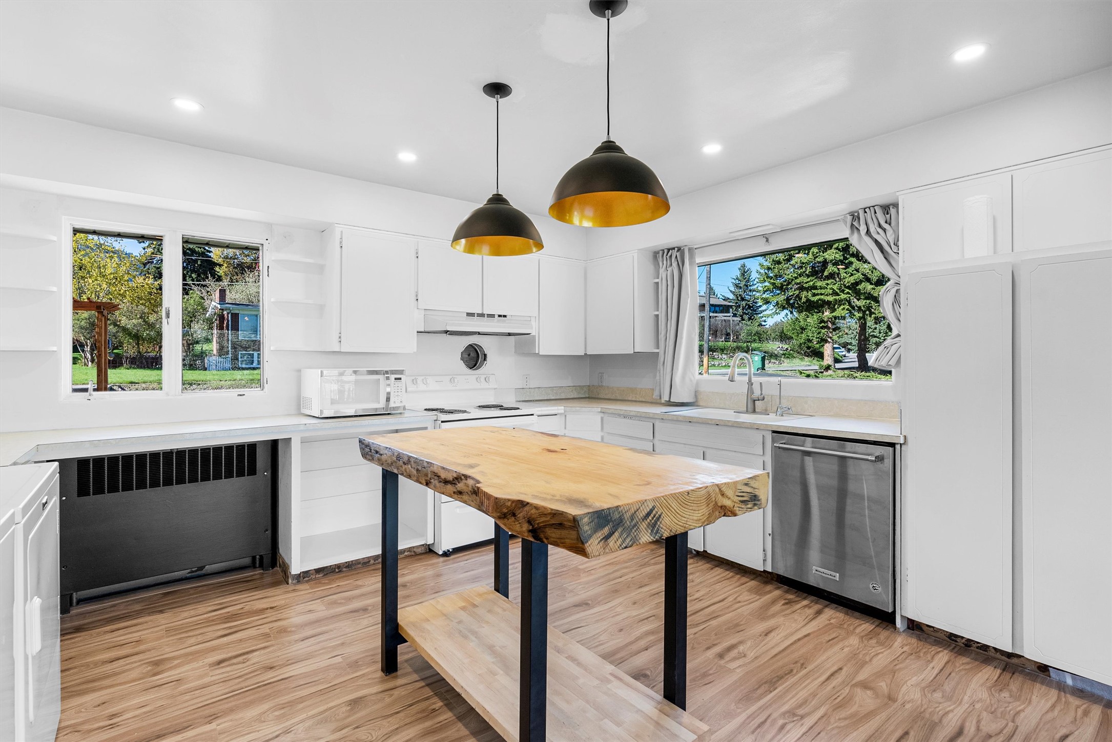 110 Hillcrest Loop