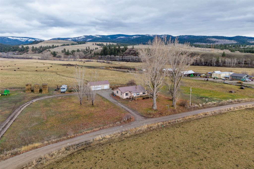 Photo of 1358 Bolin Ranch Road, Stevensville, MT 59870 (MLS # 30061788)