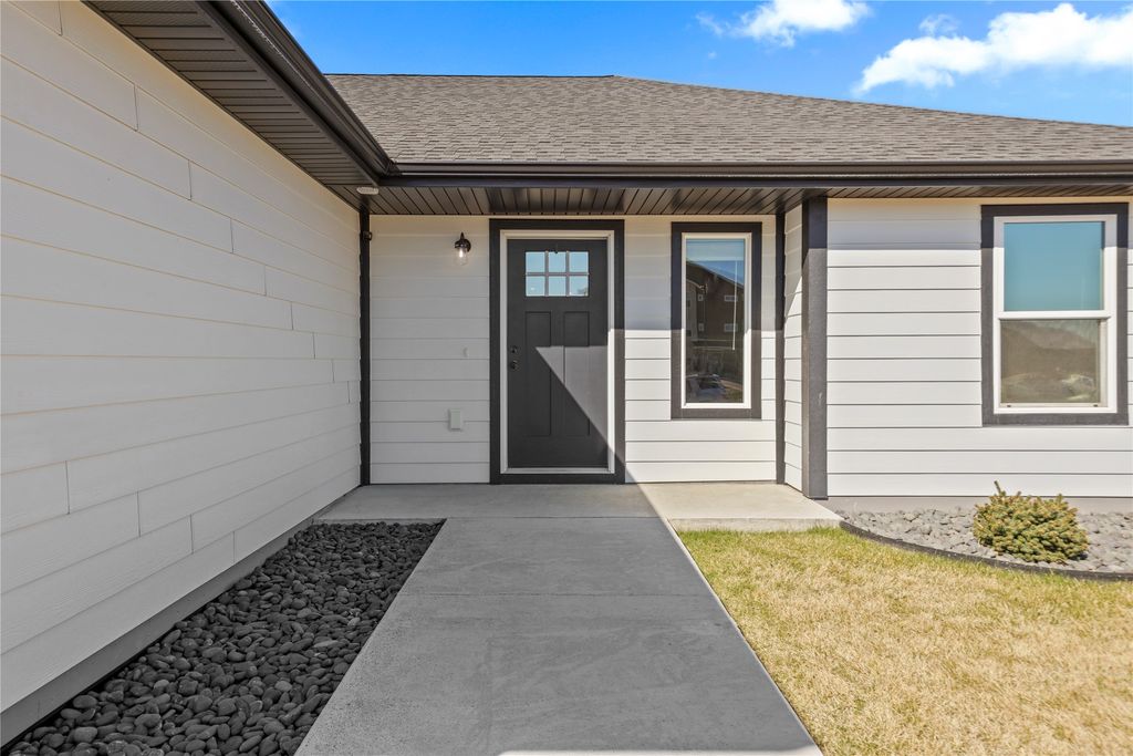 Photo of 2308 22nd Street S, Great Falls, MT 59405 (MLS # 30068650)