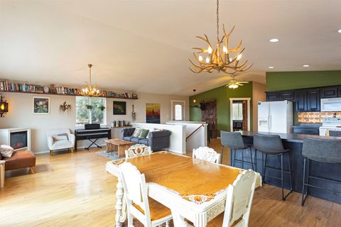 Tiny photo for 959 W Cow Creek Road, Hamilton, MT 59840 (MLS # 30068406)