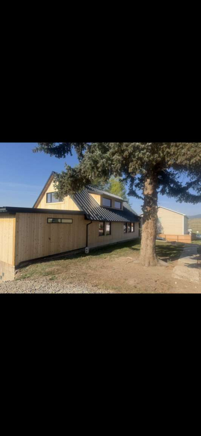 110 E College Street