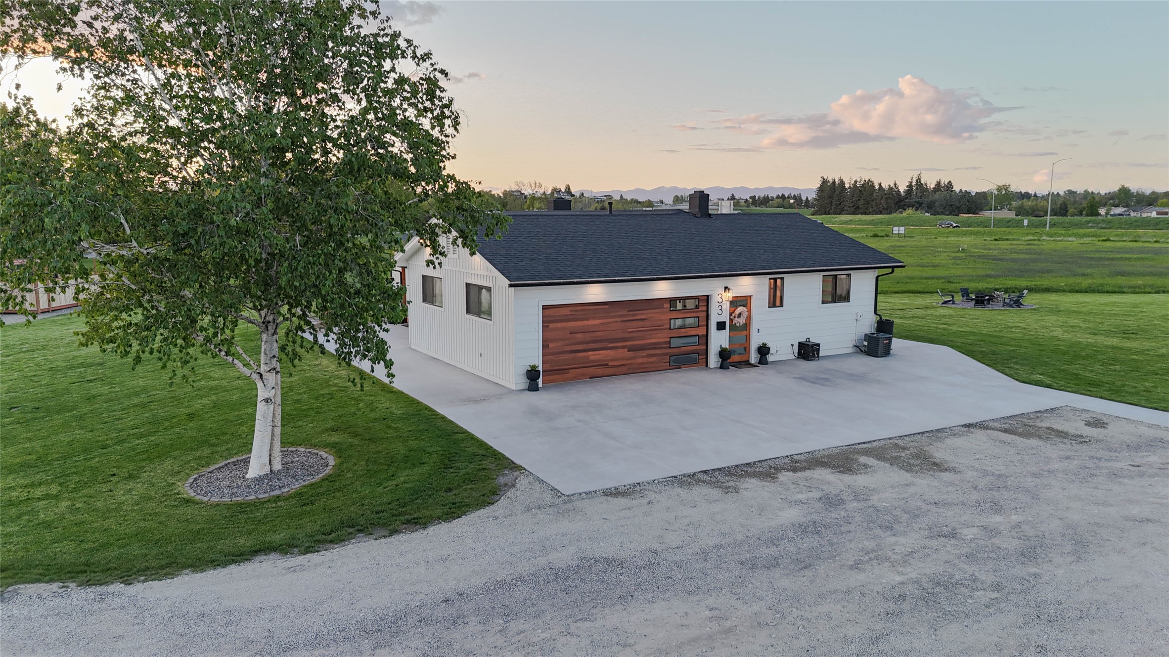 33 Hathaway Lane
