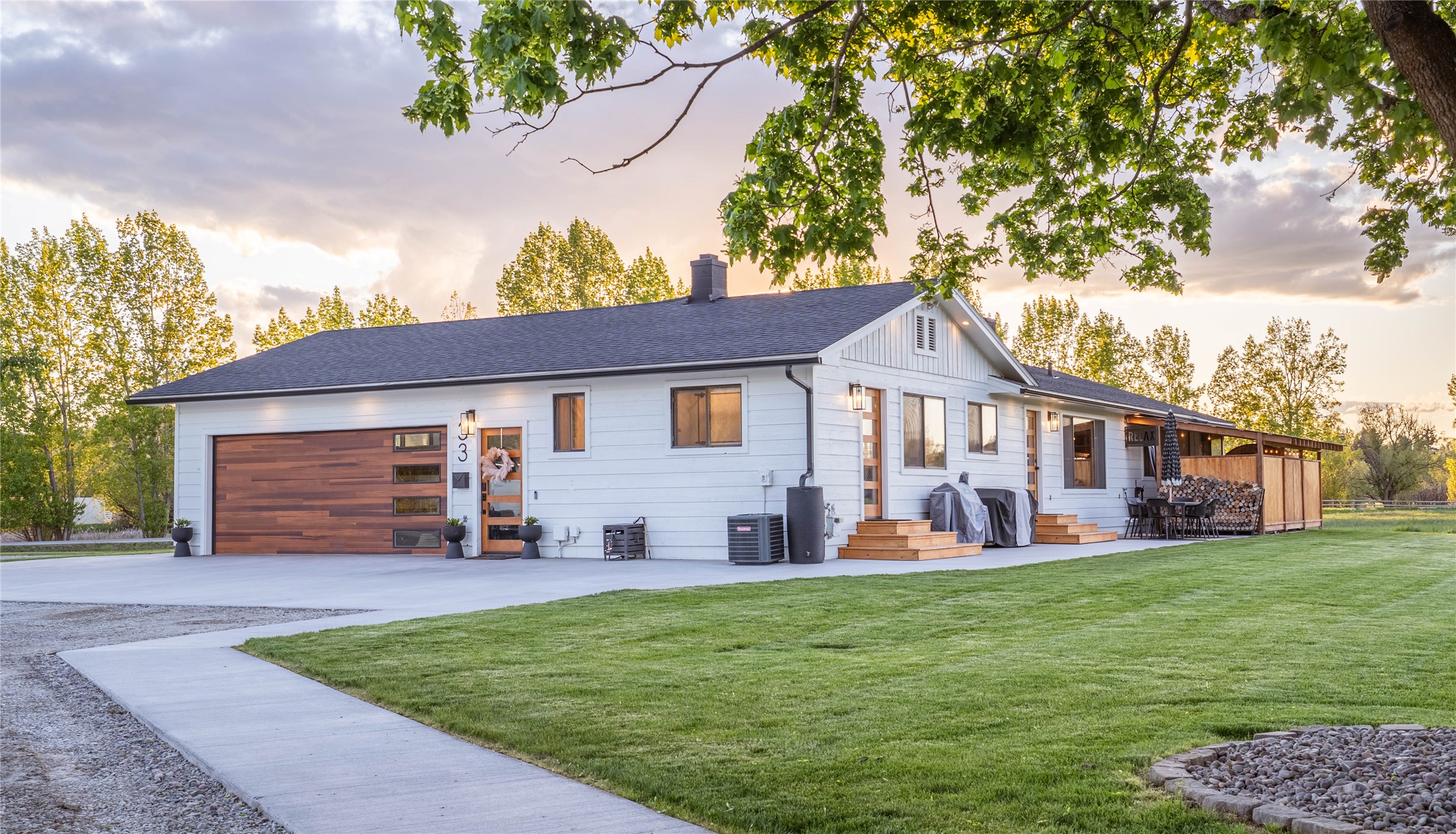 33 Hathaway Lane