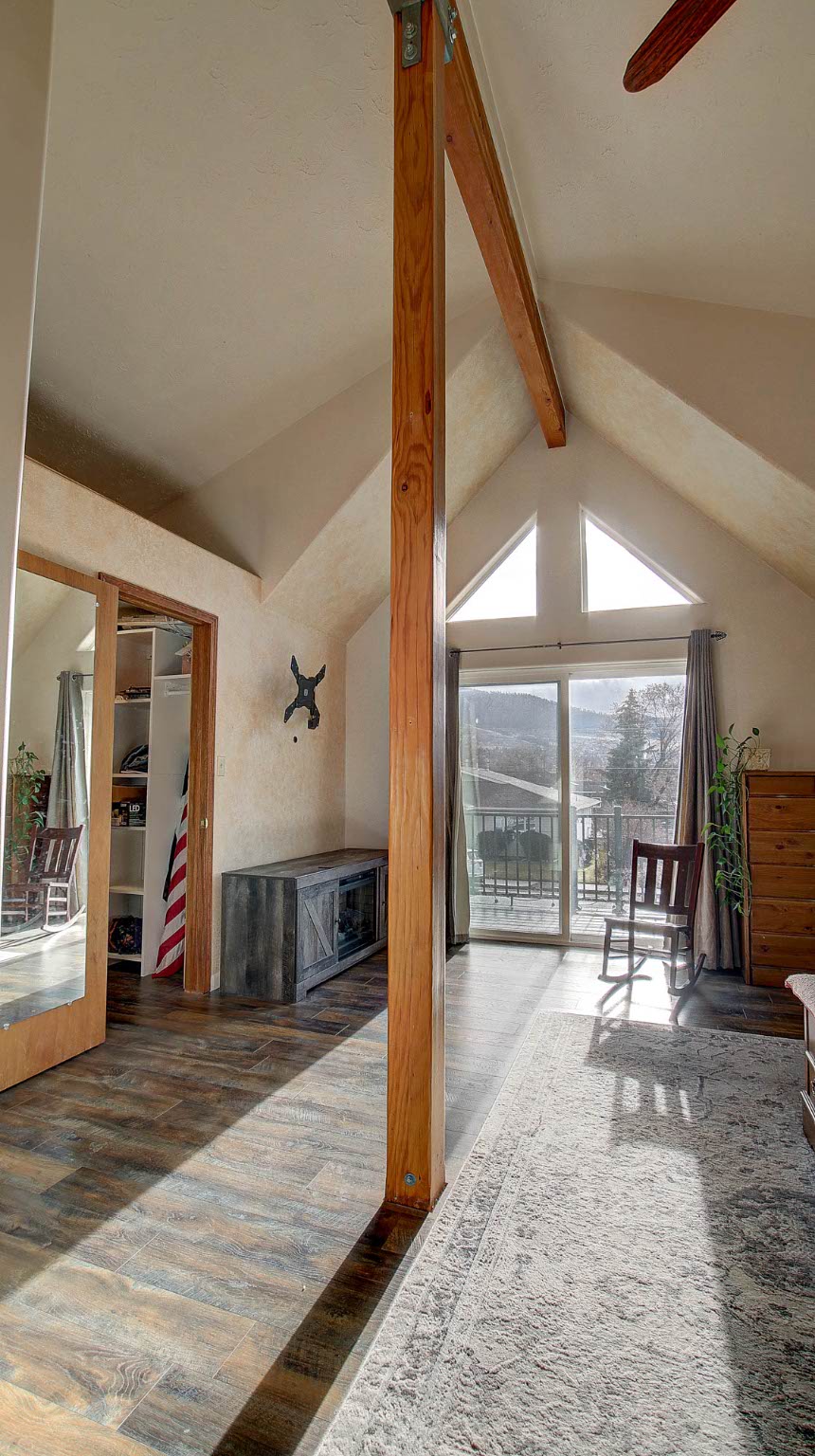 Missoula, Montana 59801, United States, 5 Bedrooms Bedrooms, ,2 BathroomsBathrooms,Residential,Active,256395