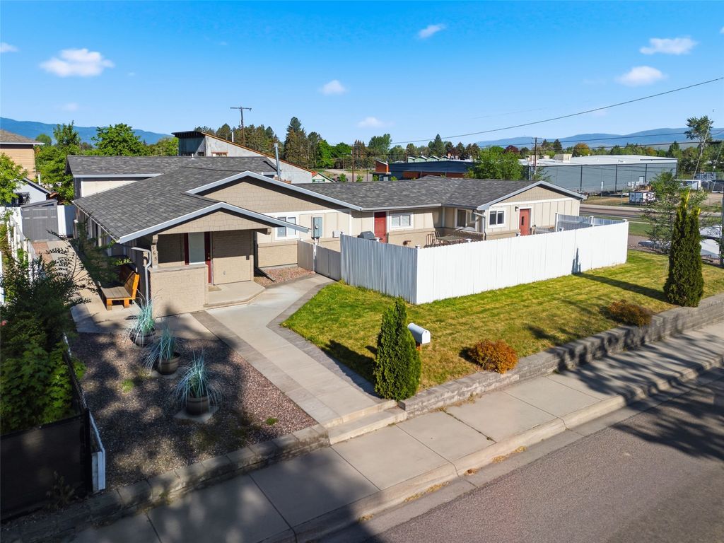 Photo of 565 S Johnson Street, Missoula, MT 59801 (MLS # 30071080)