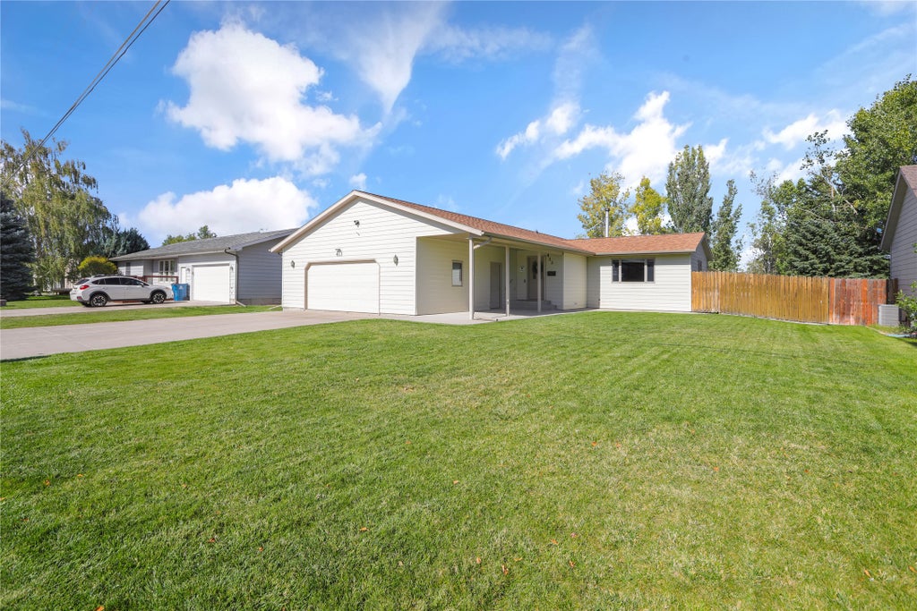 Photo of 413 33rd Avenue NE, Great Falls, MT 59404 (MLS # 30079096)