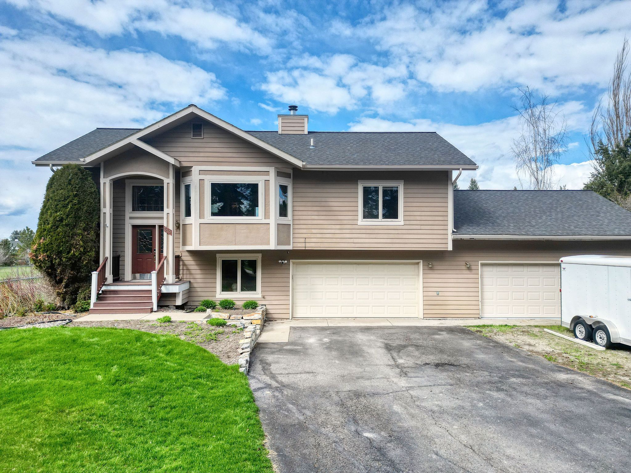 515 Country Way