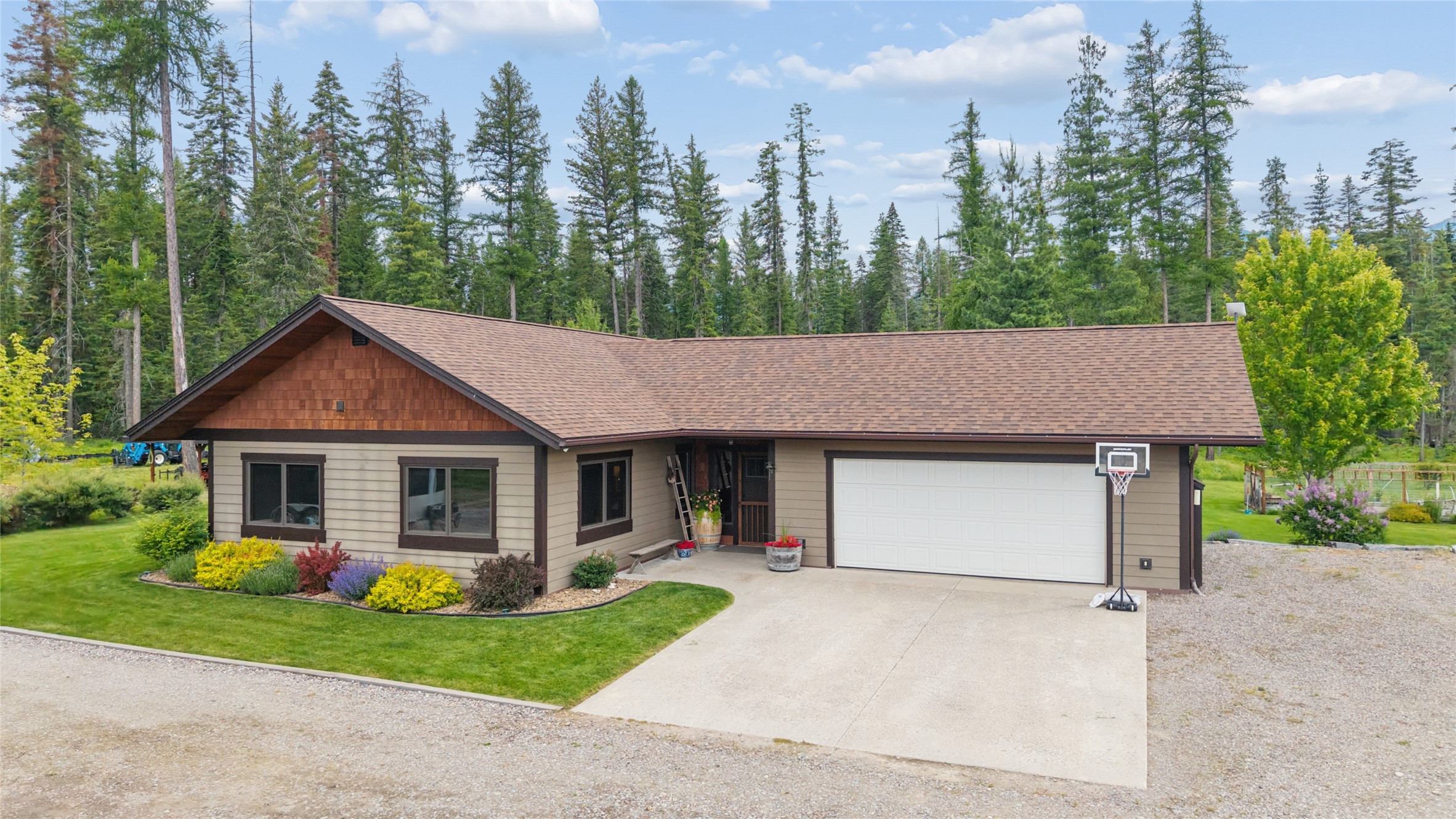 1221 Grand Fir Road
