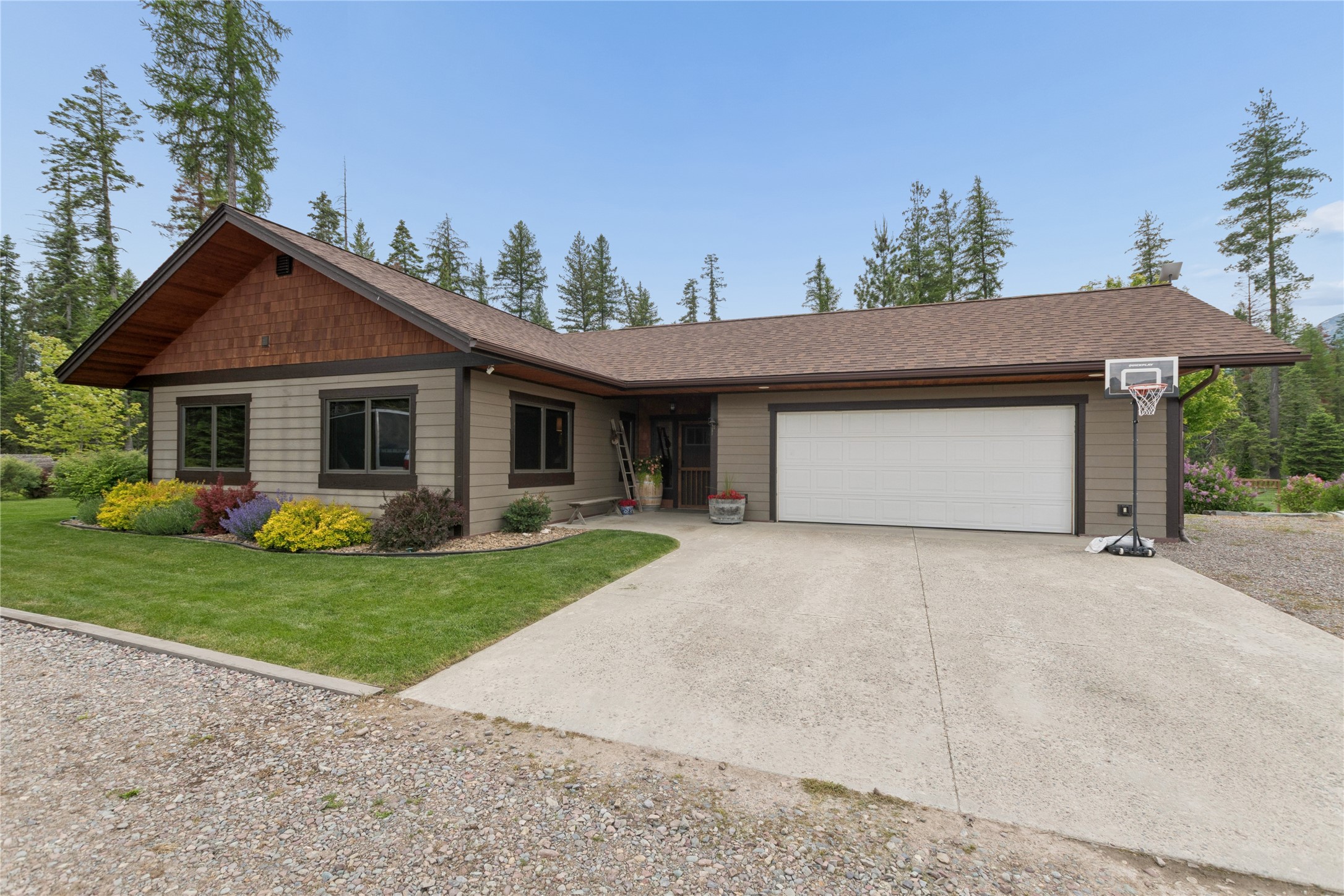 1221 Grand Fir Road