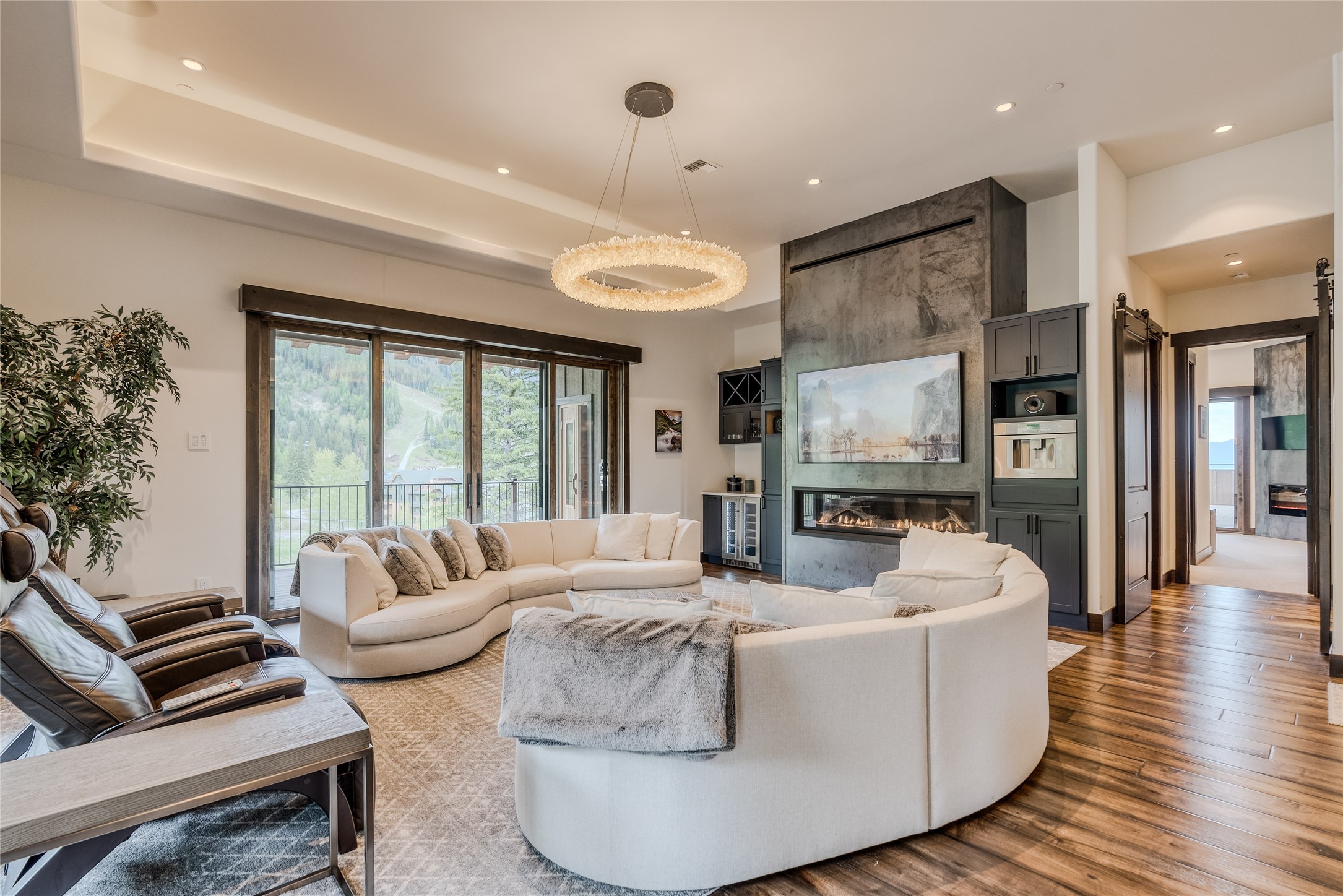 3868 Gelande Street 7