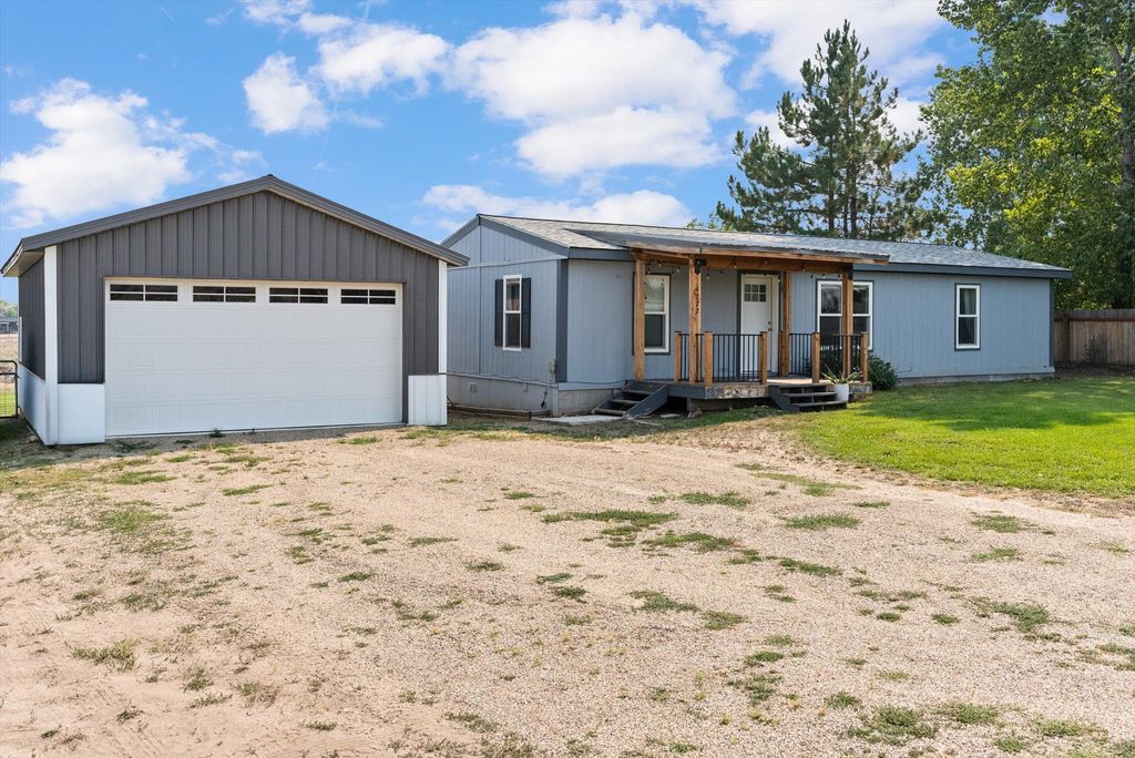 Photo of 4272 S Cougar Lane, Stevensville, MT 59870 (MLS # 30056701)