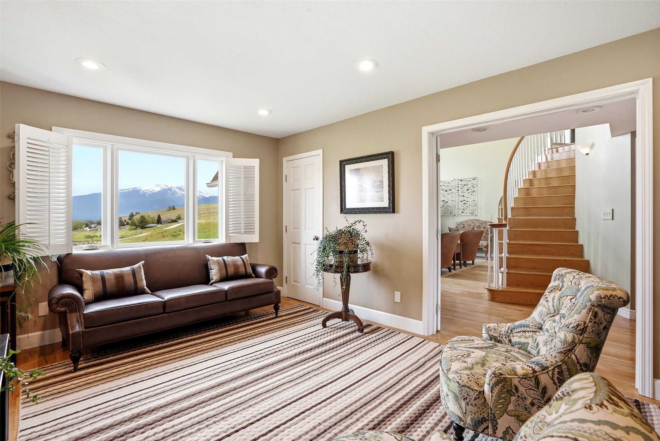 596 Ravenwood Drive