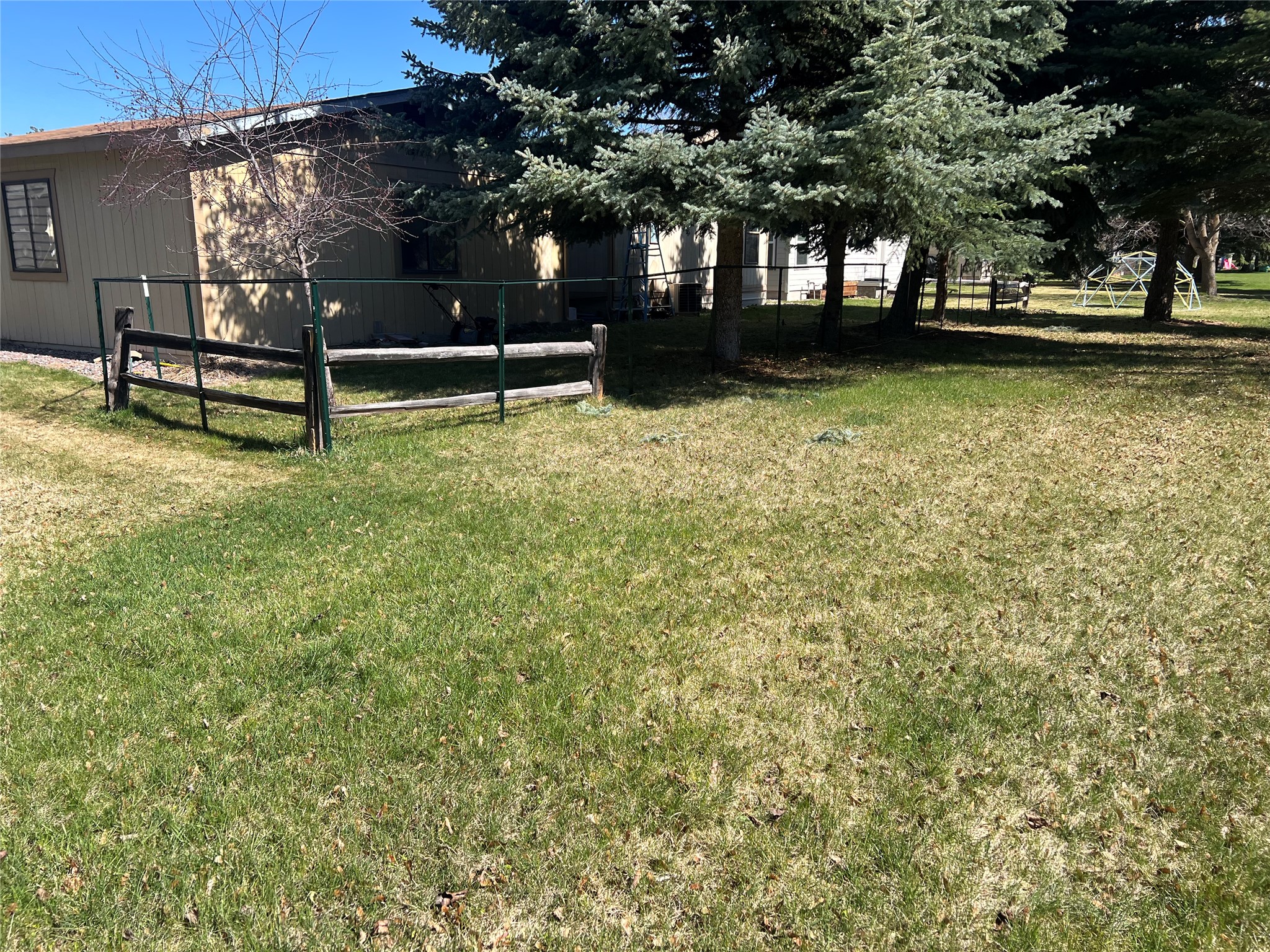 129 W Nicklaus Avenue