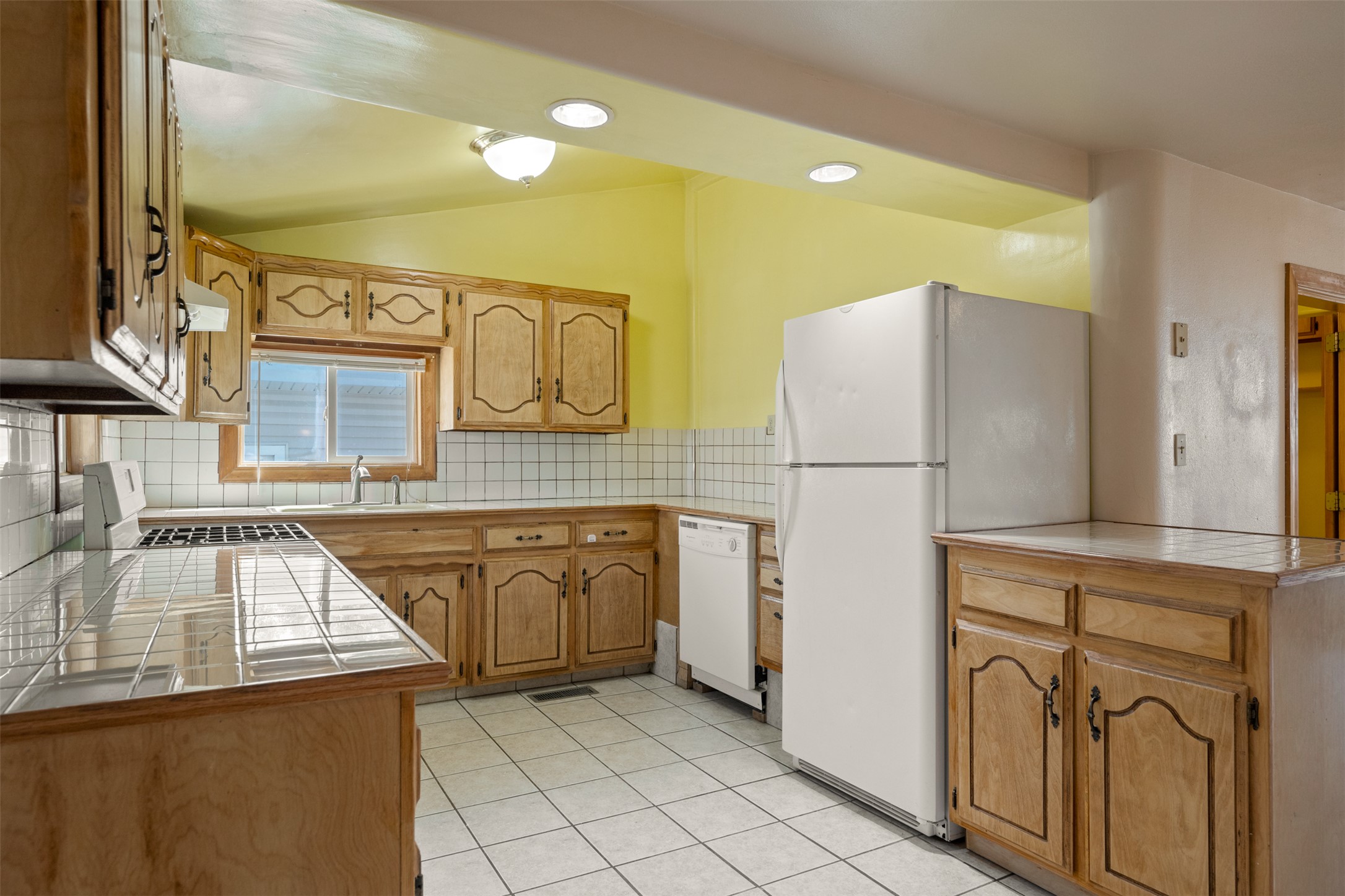 Butte, Montana 59701, United States, 3 Bedrooms Bedrooms, ,2 BathroomsBathrooms,Residential,Pending,205775