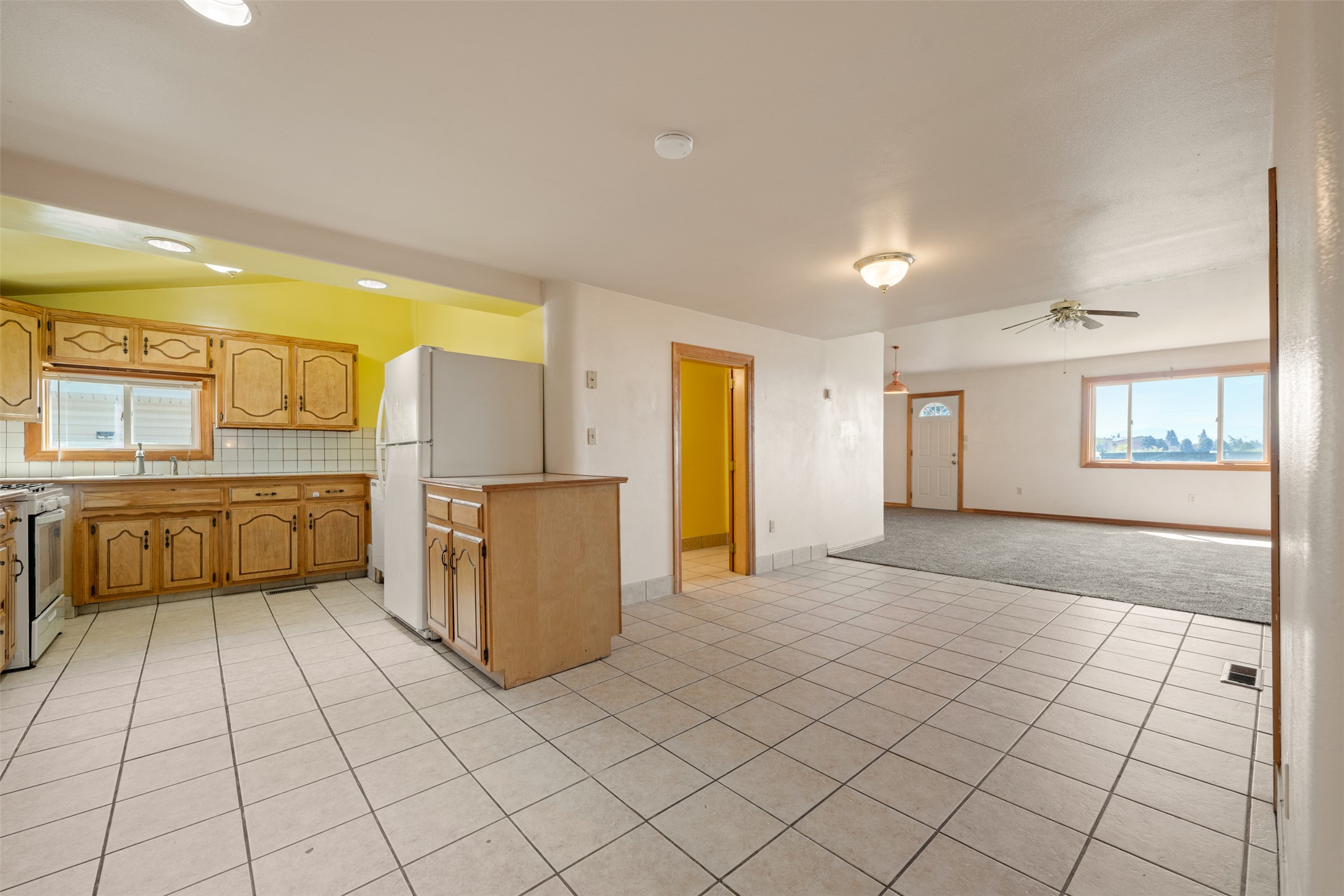 Butte, Montana 59701, United States, 3 Bedrooms Bedrooms, ,2 BathroomsBathrooms,Residential,Pending,205775