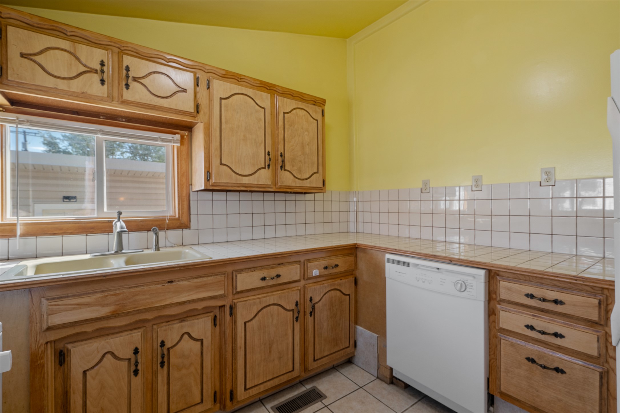 Butte, Montana 59701, United States, 3 Bedrooms Bedrooms, ,2 BathroomsBathrooms,Residential,Pending,205775