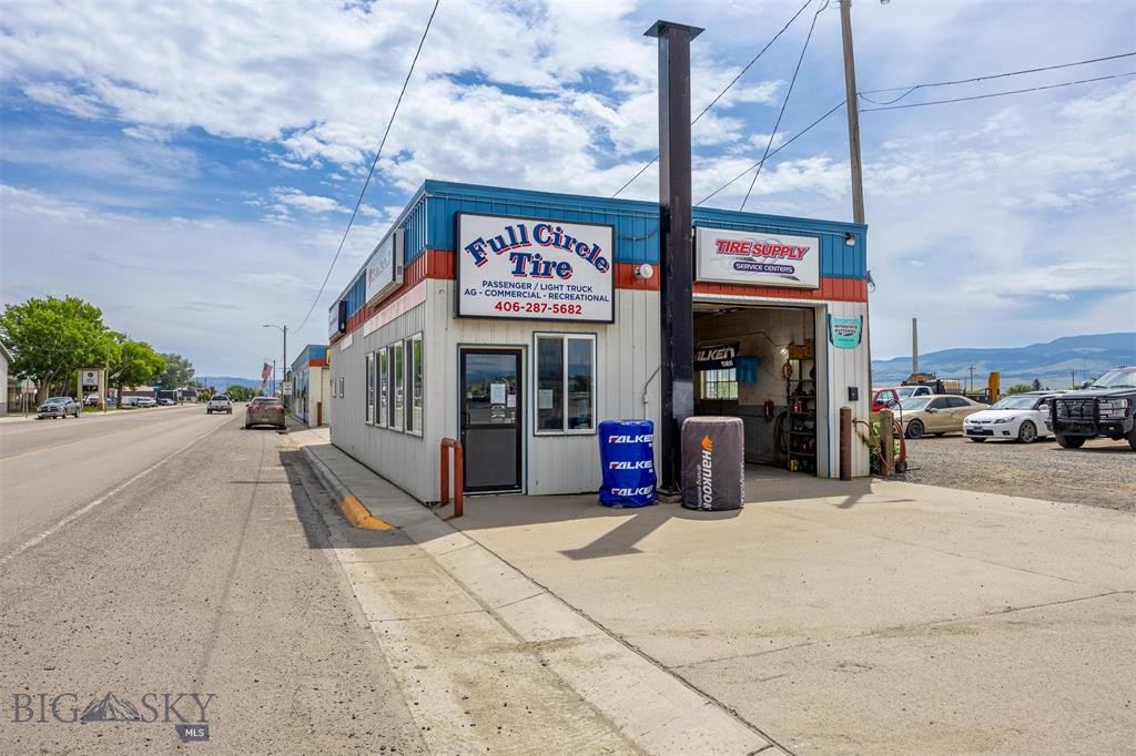 10-12 E Legion Street