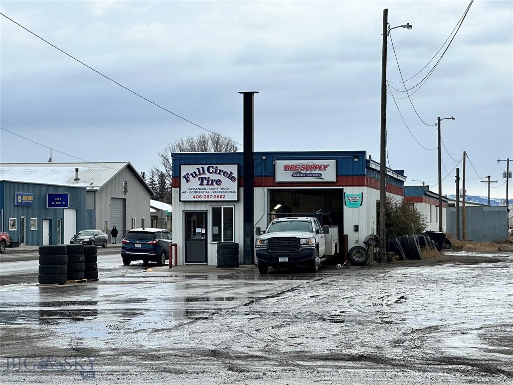 10-12 E Legion Street