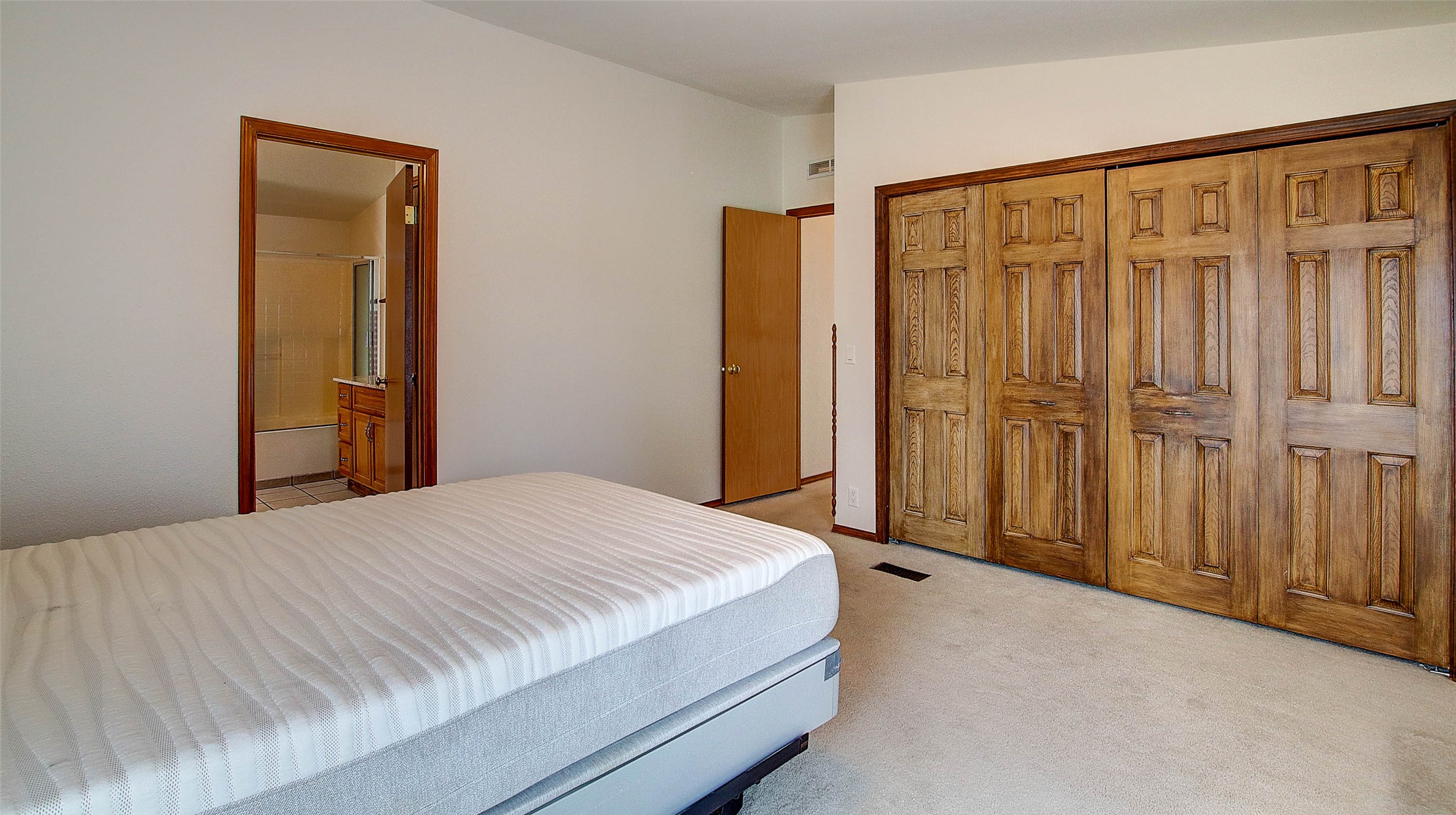 Missoula, Montana 59801, United States, 2 Bedrooms Bedrooms, ,2 BathroomsBathrooms,Residential,Active,550