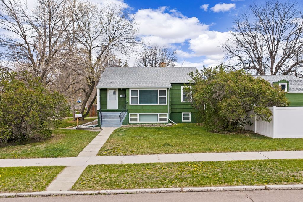 Photo of 1601 2nd Avenue S, Great Falls, MT 59405 (MLS # 30069702)