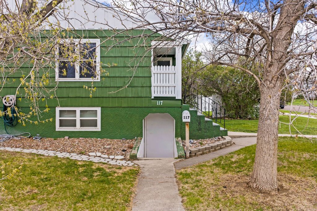 Photo of 1601 2nd Avenue S, Great Falls, MT 59405 (MLS # 30069702)