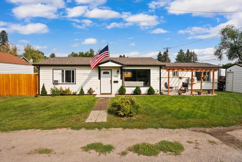Photo of 715 8th Street E, Kalispell, MT 59901 (MLS # 30066594)