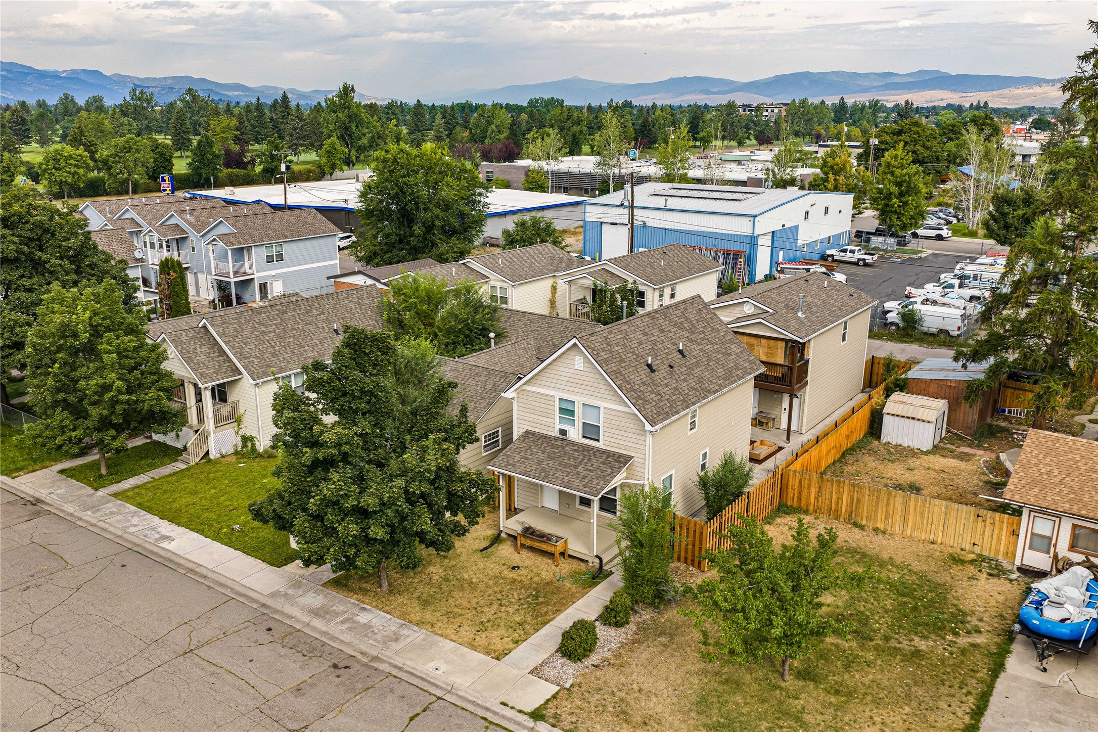 2418 & 2420 Ernest Avenue
