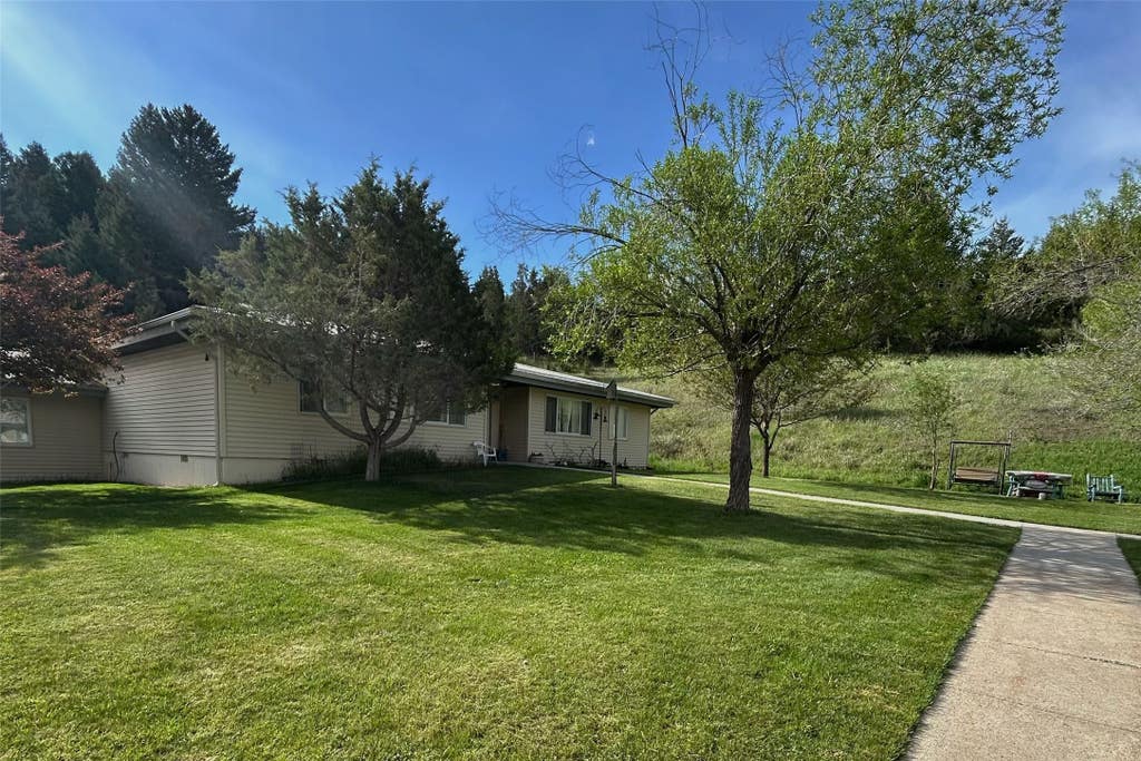 Photo of 312 E Broadway Road, Philipsburg, MT 59858 (MLS # 30072193)
