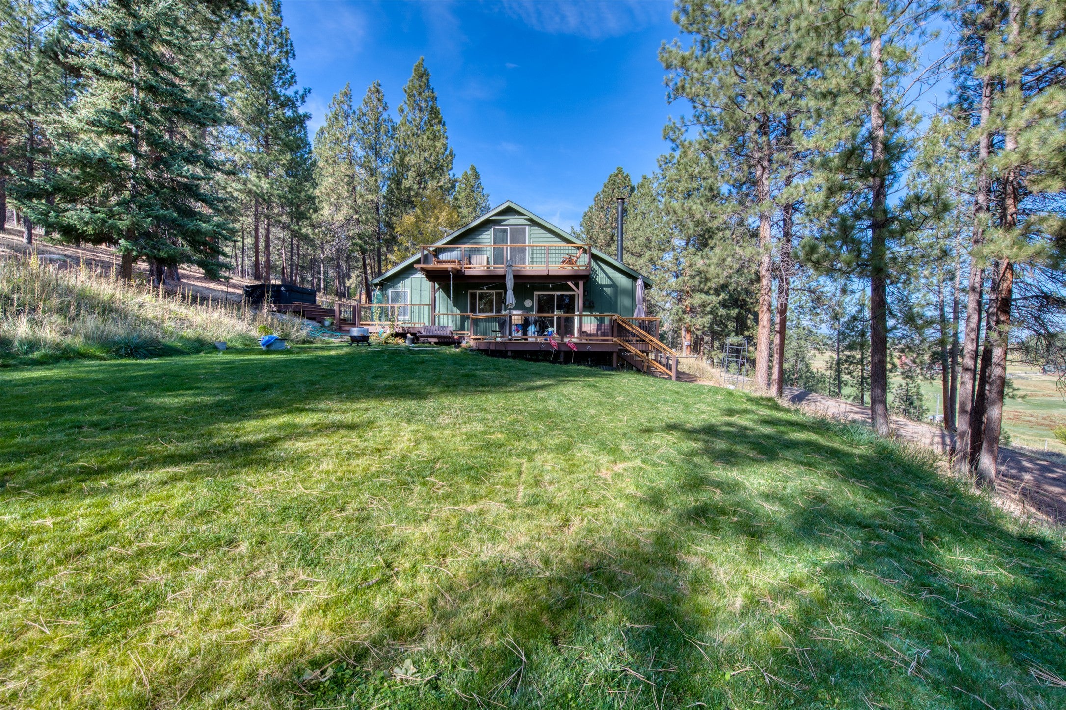 560 Camas Creek Loop