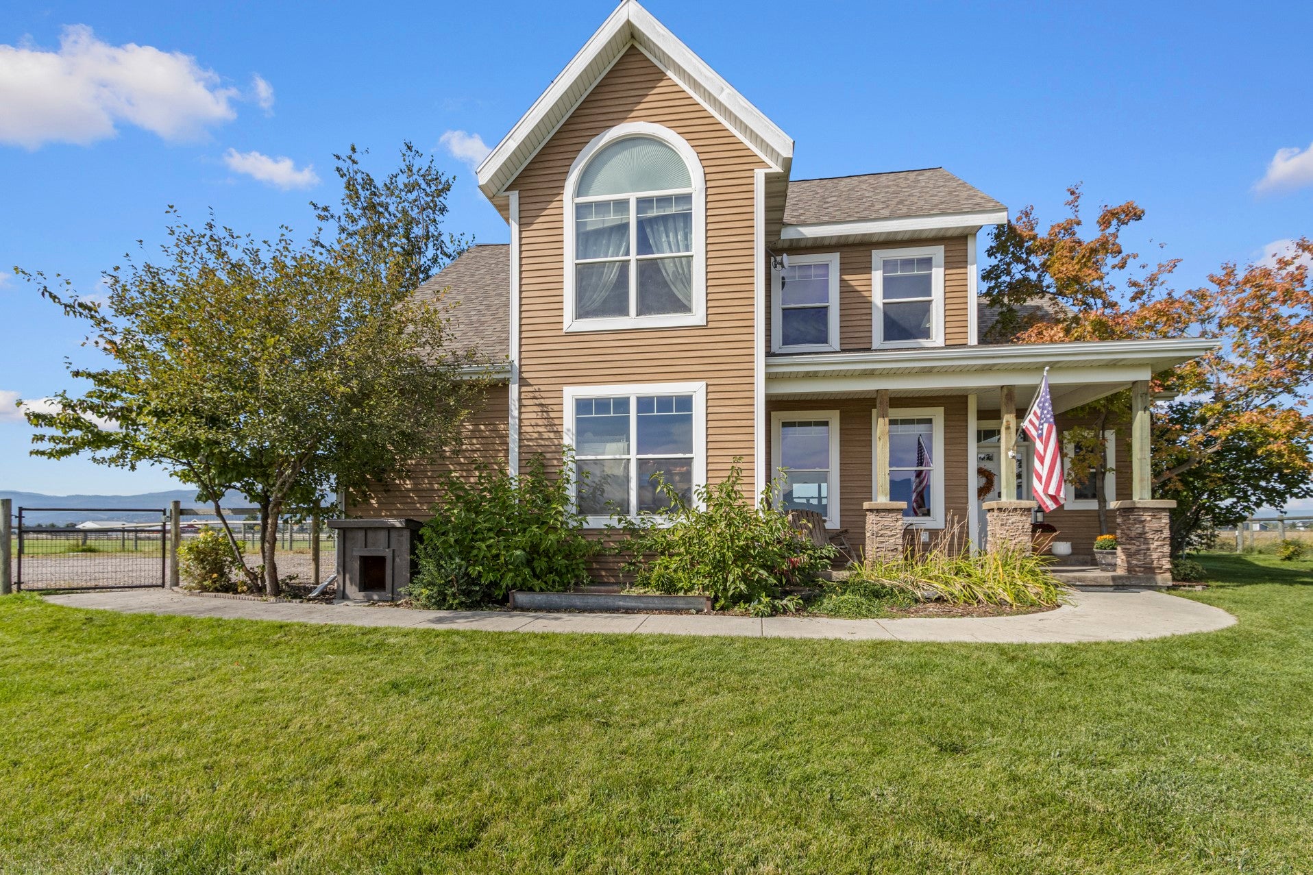 990 Farm Road