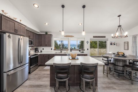 286 Lakeview Drive Lakeside MT 59922