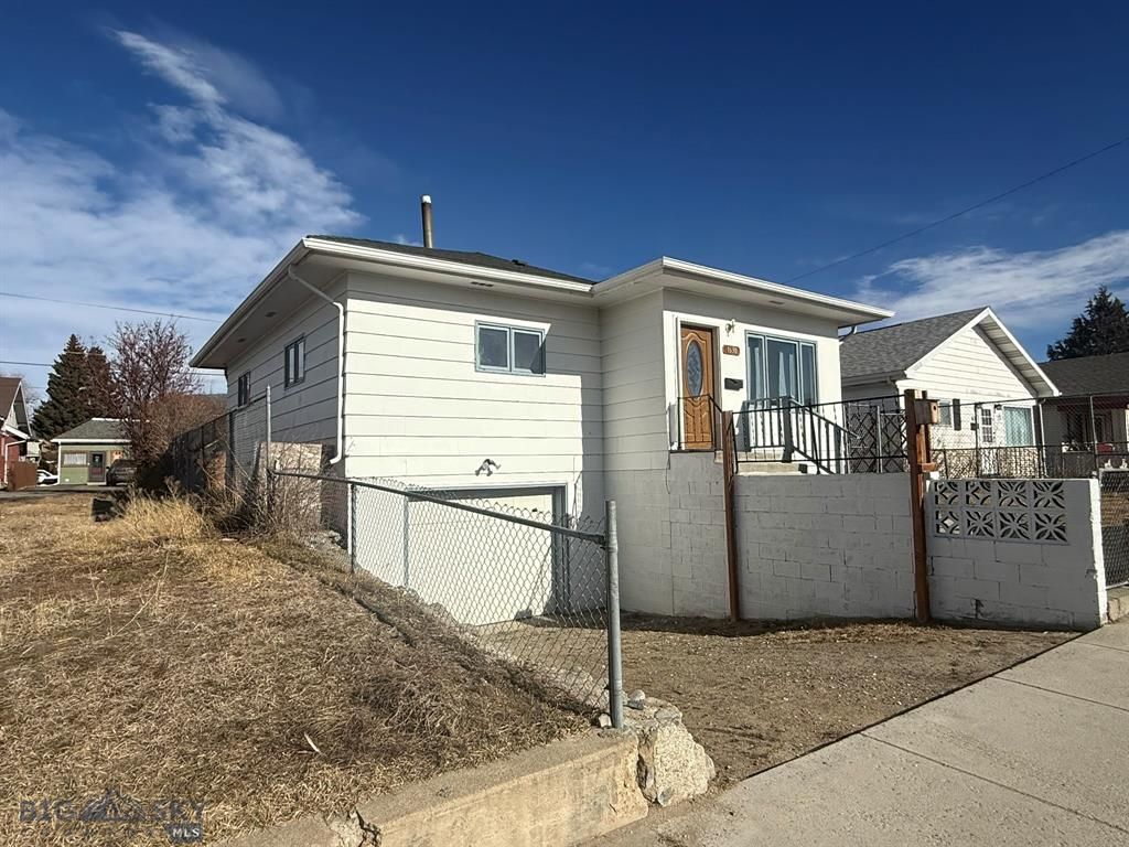 Photo of 1630 Phillips Avenue, Butte, MT 59701 (MLS # 30069981)