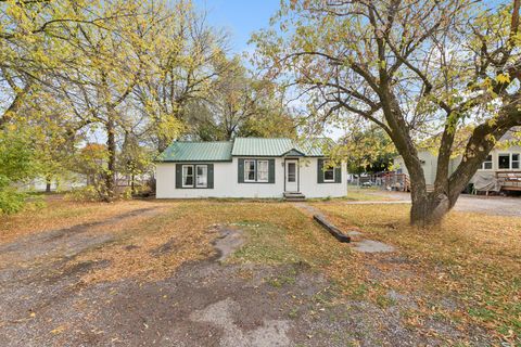 Tiny photo for 1313 7th Avenue W, Kalispell, MT 59901 (MLS # 30059856)