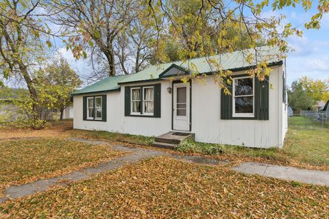 Tiny photo for 1313 7th Avenue W, Kalispell, MT 59901 (MLS # 30059856)