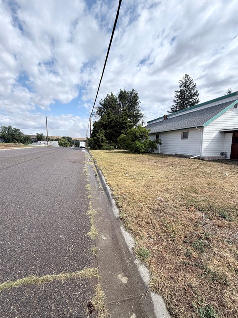 Tiny photo for 930 4th Avenue NW, Great Falls, MT 59404 (MLS # 30077210)
