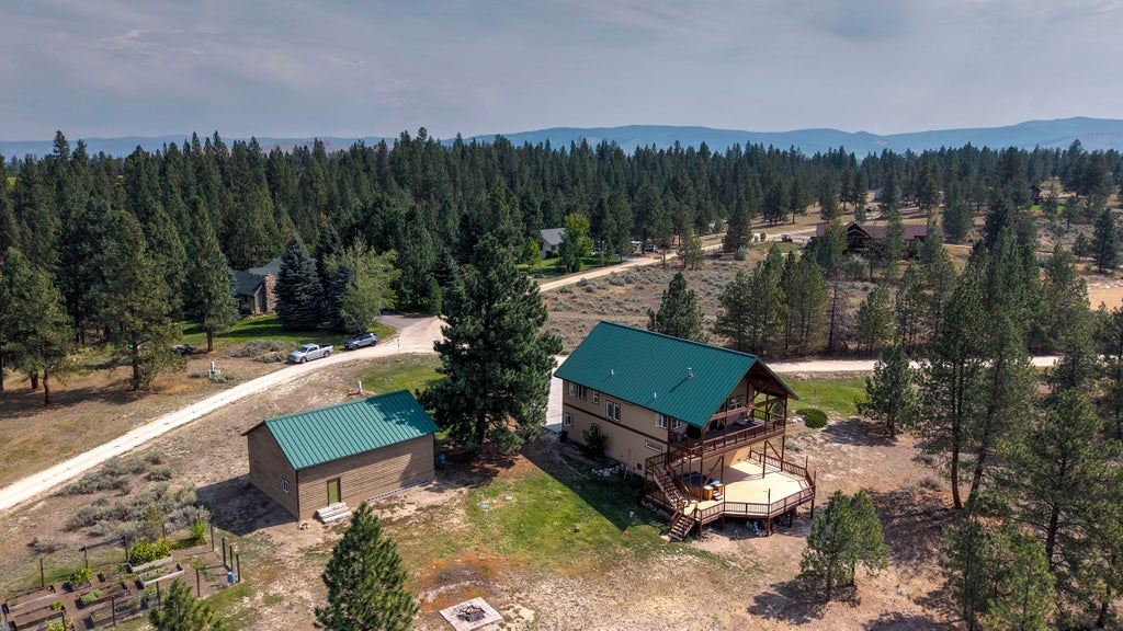 Photo of 478 Higgins Lane, Stevensville, MT 59870 (MLS # 30077538)