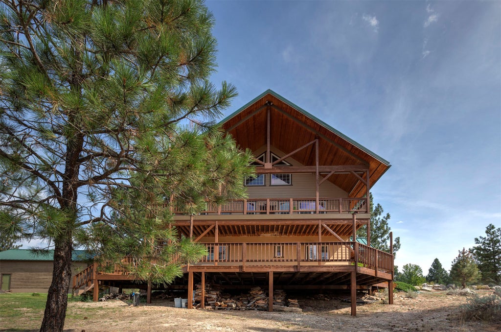 Photo of 478 Higgins Lane, Stevensville, MT 59870 (MLS # 30077538)