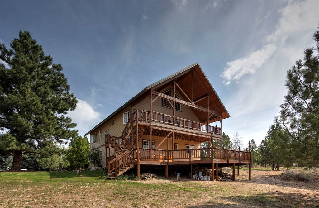 Photo of 478 Higgins Lane, Stevensville, MT 59870 (MLS # 30077538)