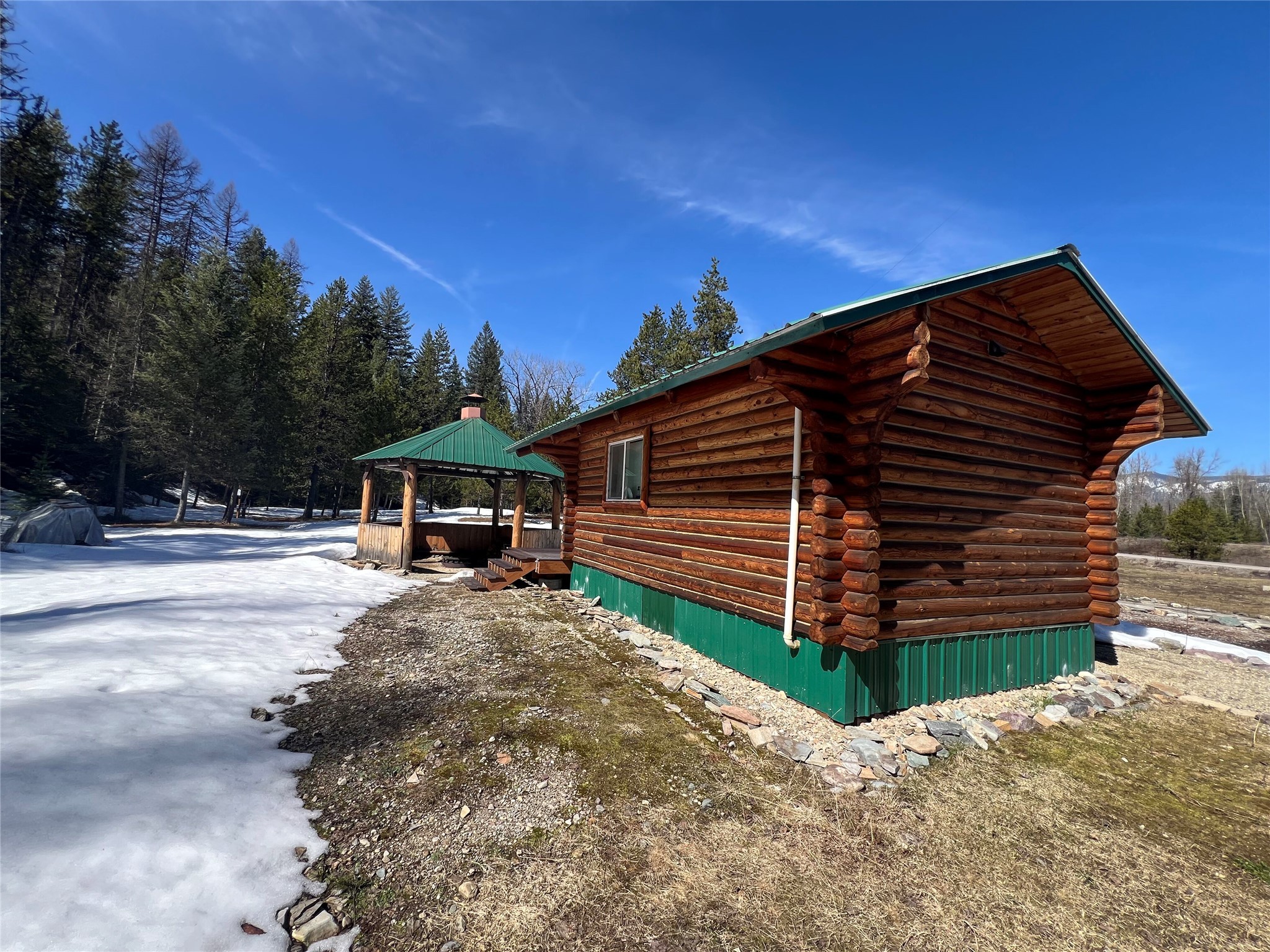 557 Crows Nest Main Street
