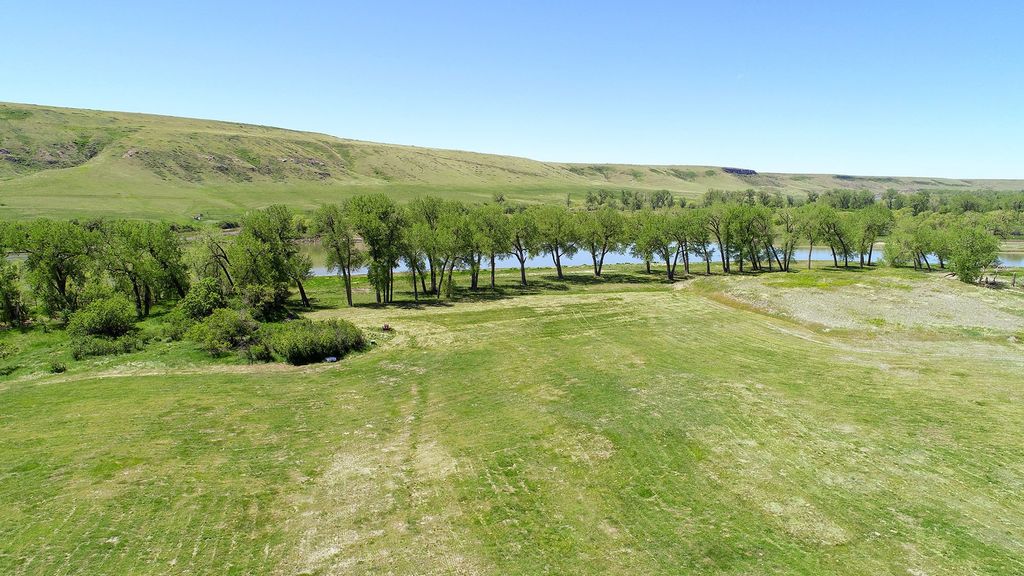 Photo of 84 Tumbleweed Lane, Great Falls, MT 59404 (MLS # 30067514)