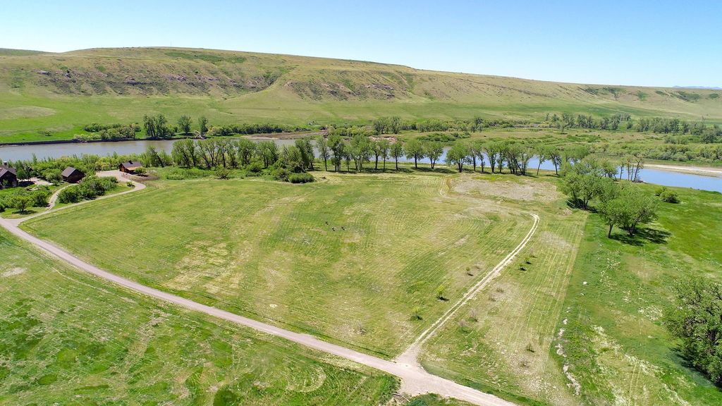 Photo of 84 Tumbleweed Lane, Great Falls, MT 59404 (MLS # 30067514)