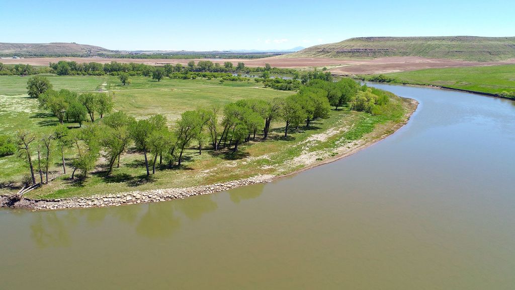Photo of 84 Tumbleweed Lane, Great Falls, MT 59404 (MLS # 30067514)