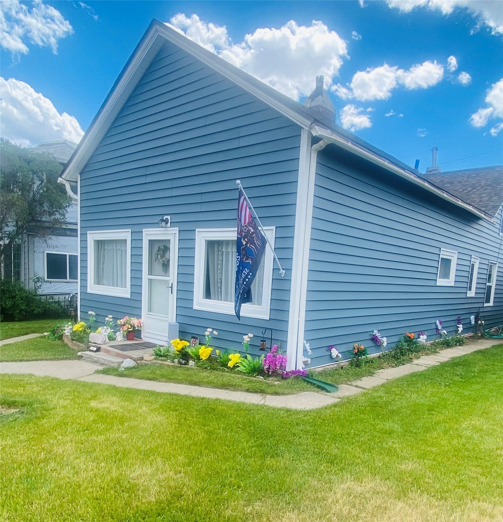 Photo of 1021 S Wyoming Street, Butte, MT 59701 (MLS # 30079836)