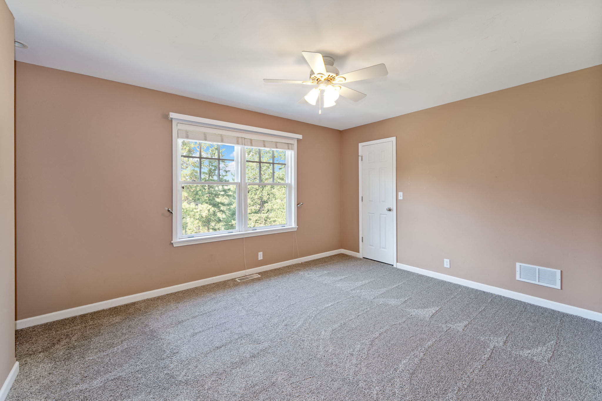 Bigfork, Montana 59911, United States, 5 Bedrooms Bedrooms, ,4 BathroomsBathrooms,Residential,Active,205278