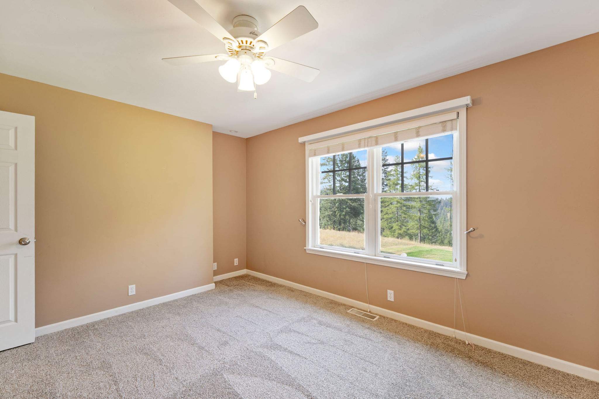 Bigfork, Montana 59911, United States, 5 Bedrooms Bedrooms, ,4 BathroomsBathrooms,Residential,Active,205278