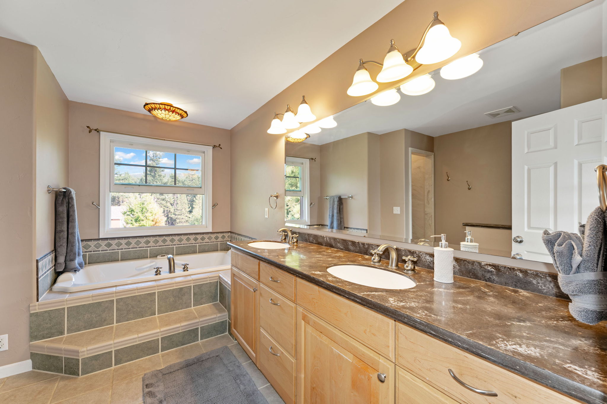 Bigfork, Montana 59911, United States, 5 Bedrooms Bedrooms, ,4 BathroomsBathrooms,Residential,Active,205278