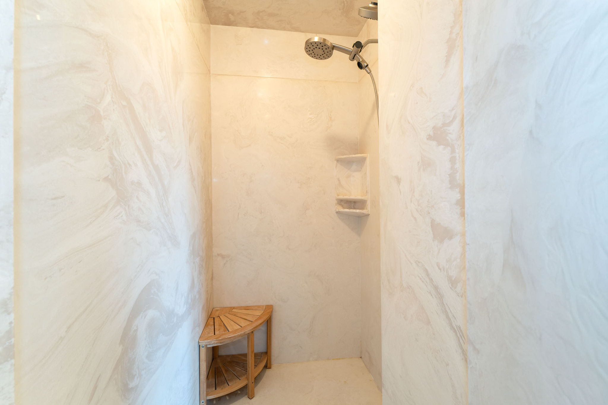 Bigfork, Montana 59911, United States, 5 Bedrooms Bedrooms, ,4 BathroomsBathrooms,Residential,Active,205278