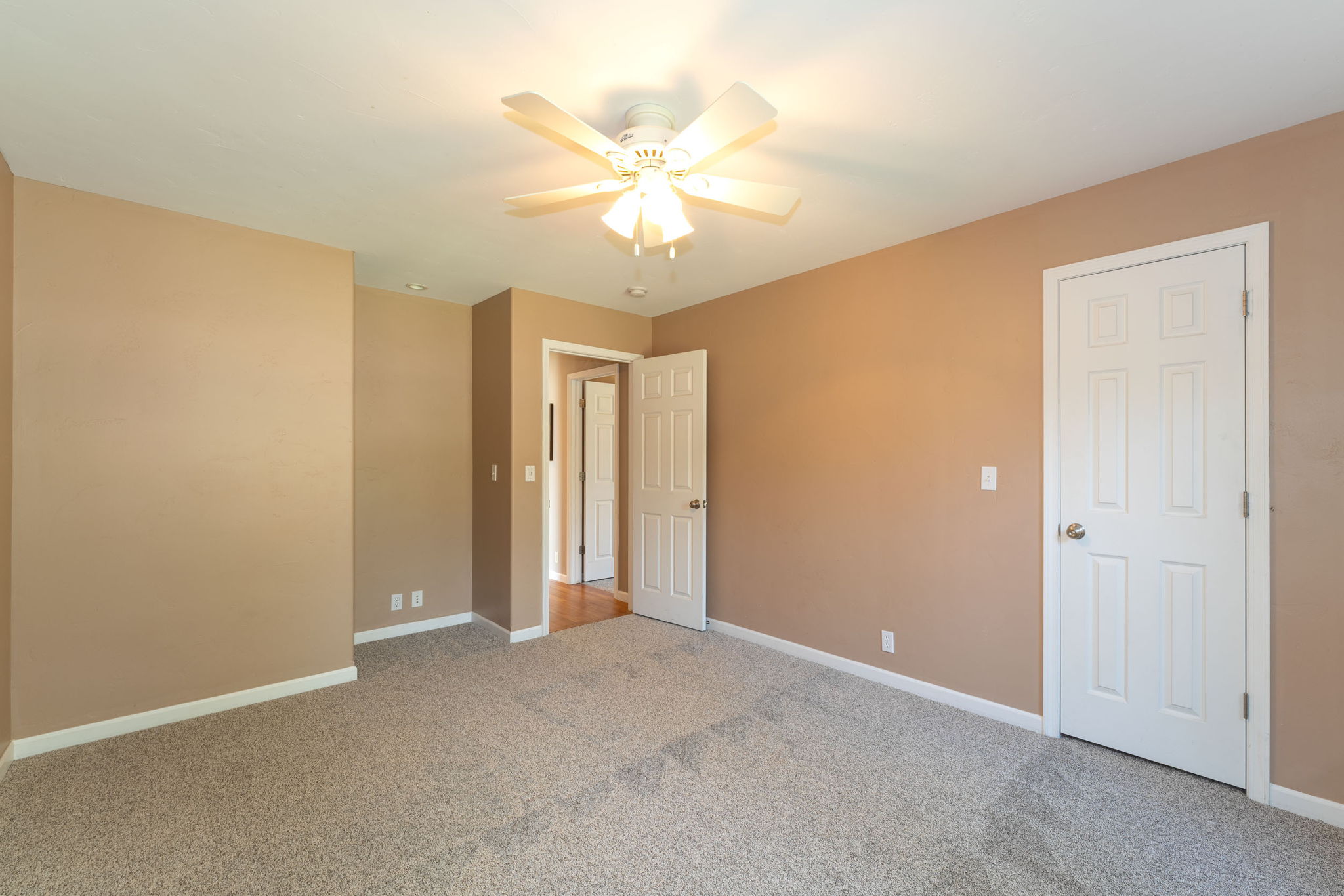 Bigfork, Montana 59911, United States, 5 Bedrooms Bedrooms, ,4 BathroomsBathrooms,Residential,Active,205278